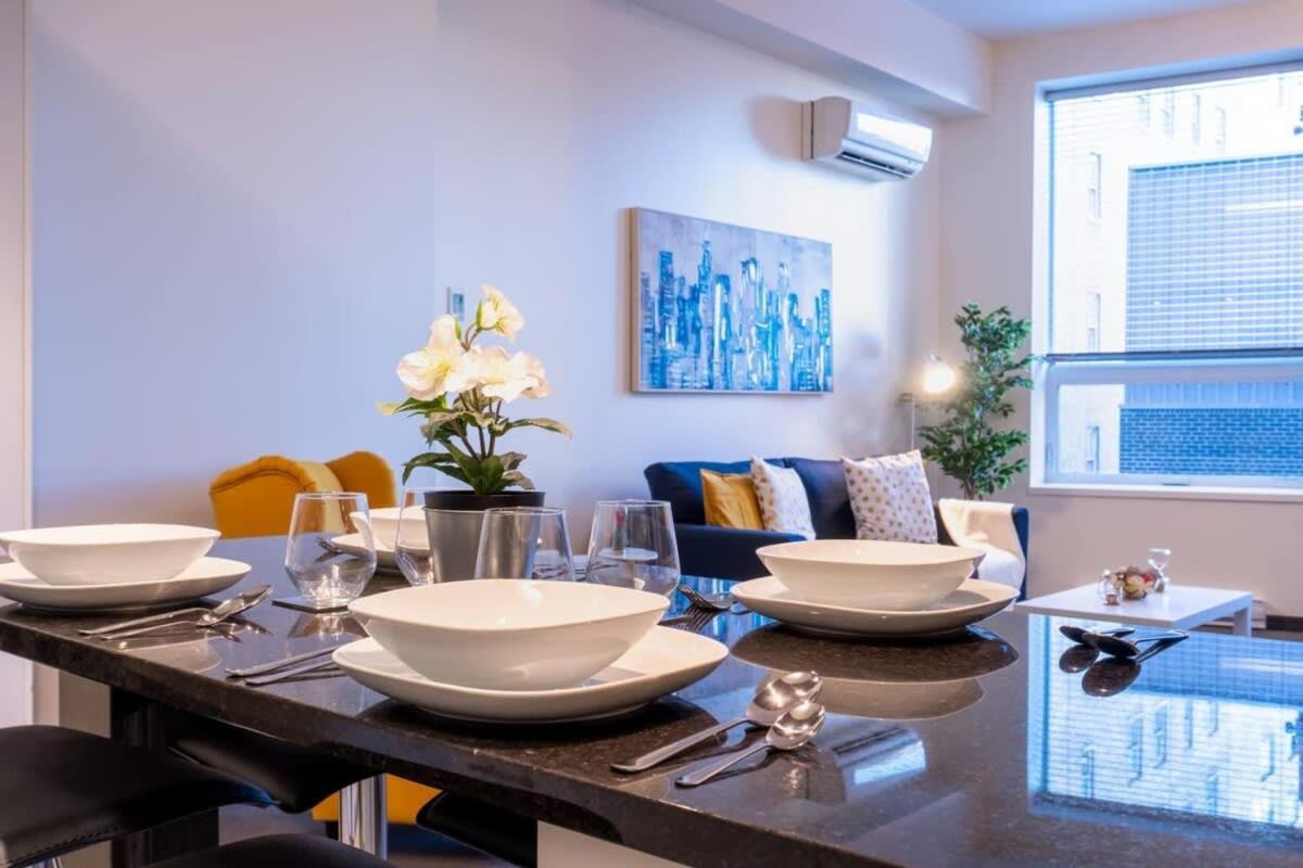New Listing Luxurious Downtown Loft Heated Parking Rooftop Patio Bbq Gym Coffee * Winnipeg